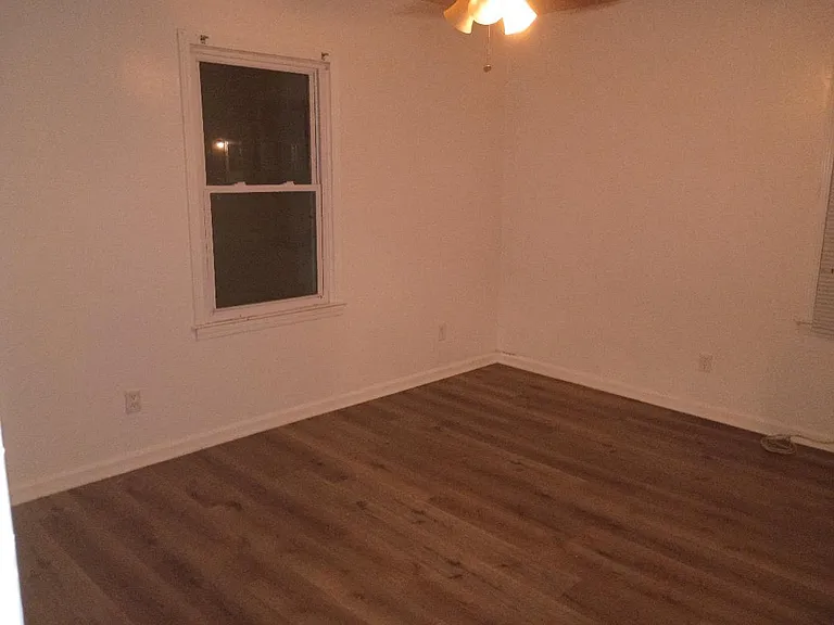 3282 Russell St — Photo 5