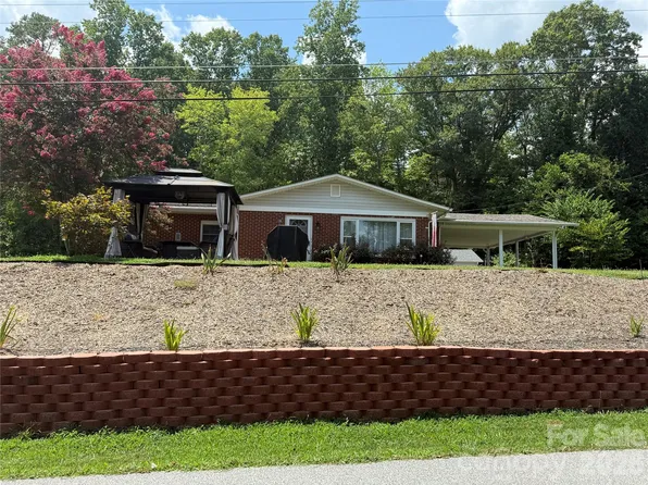 108 Scott St, Morganton, NC 28655