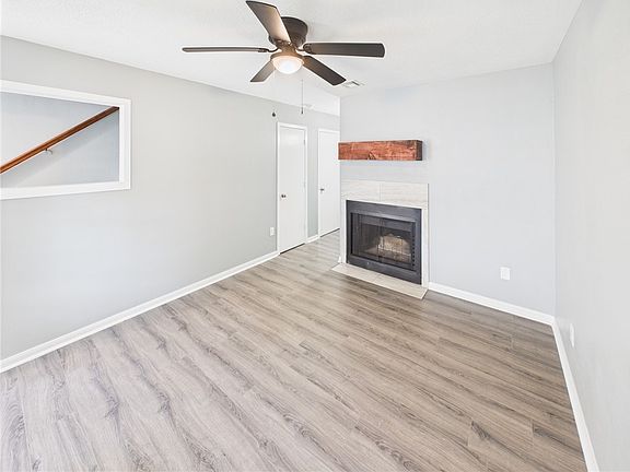3rd image of 1104 Verde Dr #C