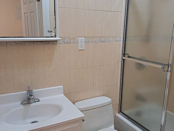 3rd image of 216 W 100th St #918