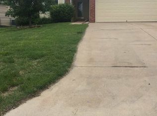 1238 N Sunset Dr, Derby, KS 67037