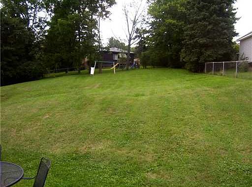4th image of 9941 Mark Ave