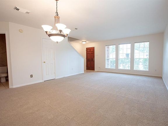 3rd image of 5515 Woodland Glade Dr