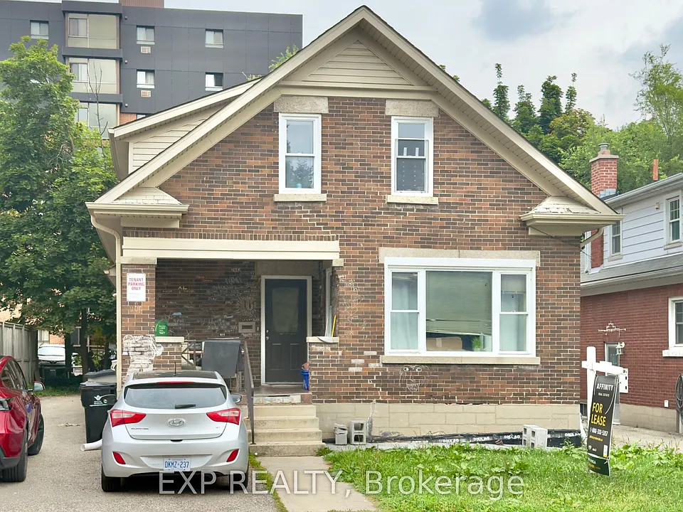 16 Marshall St