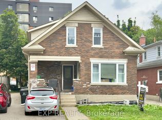 16 Marshall St, Waterloo, ON N2J2T2