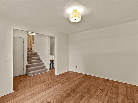 5th image of 1212 W Sheridan St