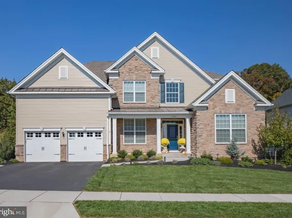 1378 Memorial Dr, Warminster, PA 18974