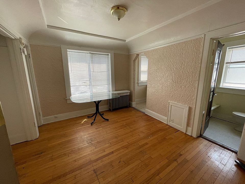 1st image of 1767 N Arlington Pl APT 09