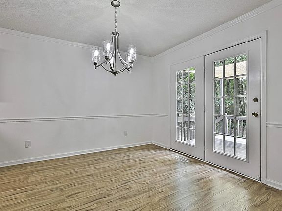 5th image of 177 Suwanee Ct