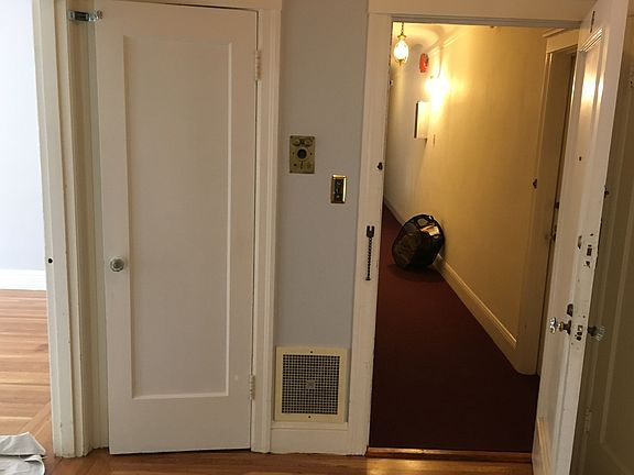 2nd image of 5450 Fulton St APT 4