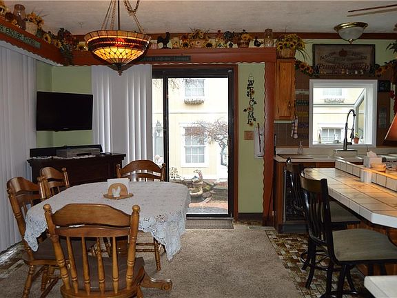 4th image of 18 Burkhardt Ave