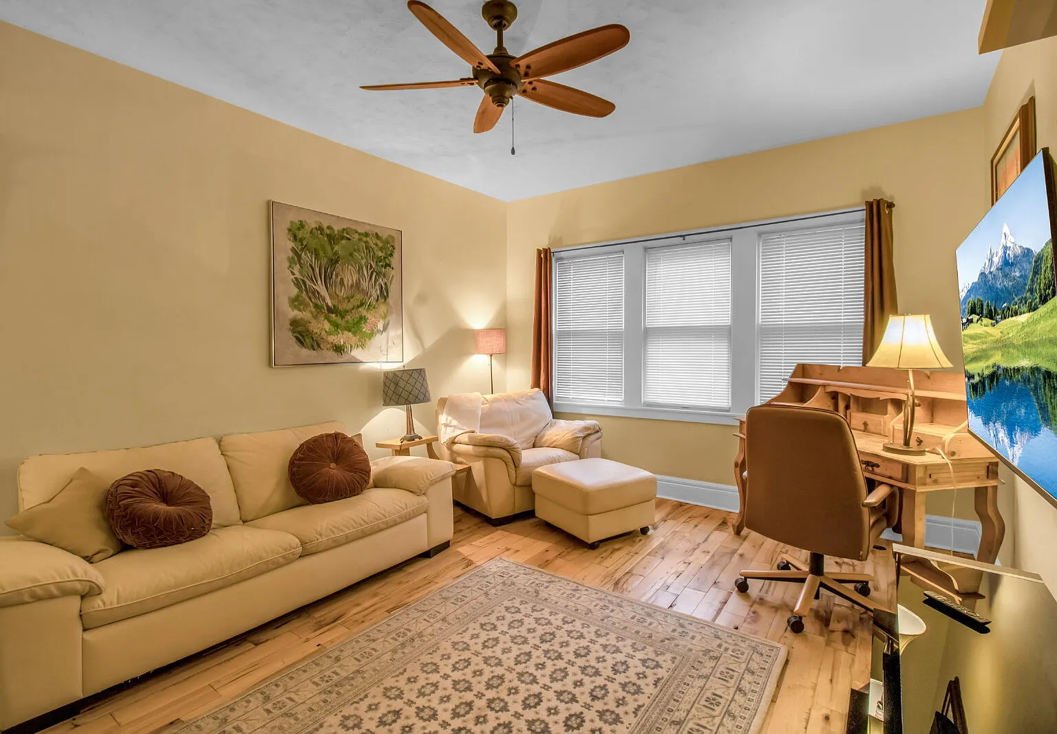 1 bed, 1.0 bath, 700 sqft, $1,700 — Photo 1