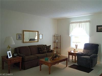 3rd image of 613 Windsor Ln