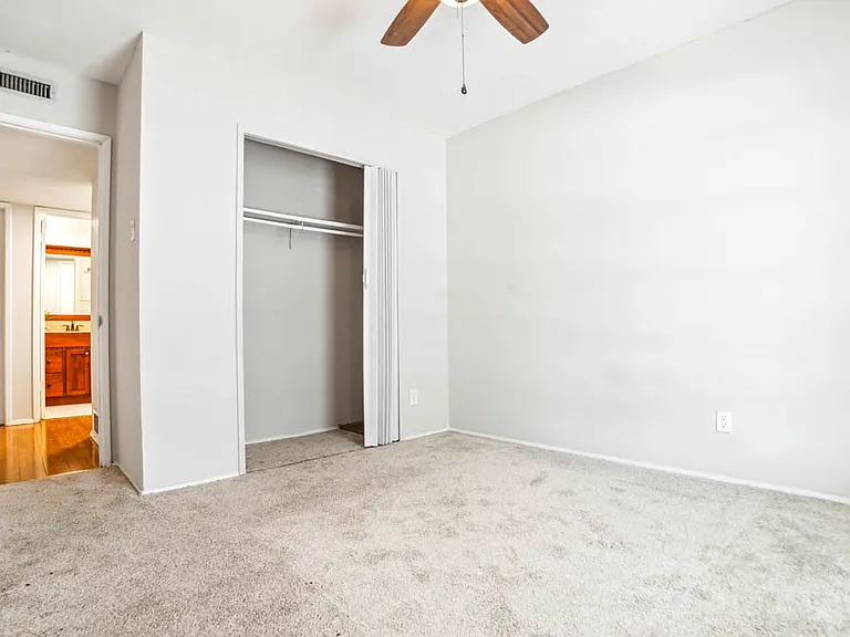 5001 Overdowns Dr — Photo 9