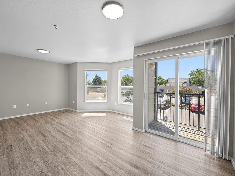 Gateway Crossing Apartments — Photo 27