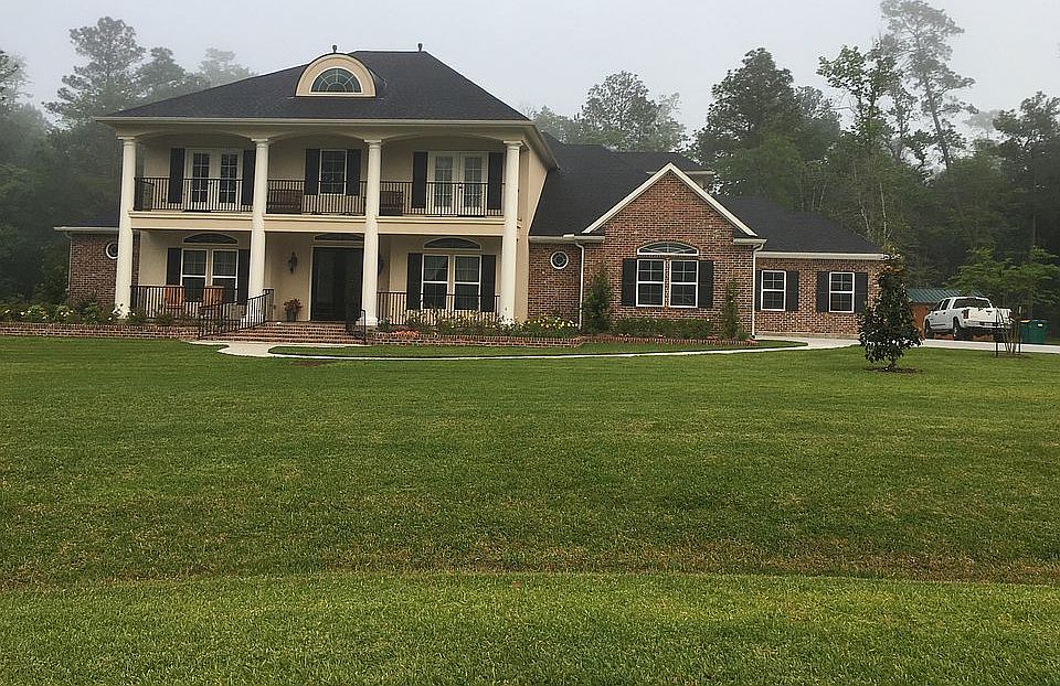 Yard and home are spacious!