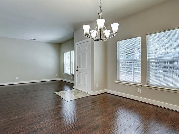 3rd image of 26852 Manor Crest Ct