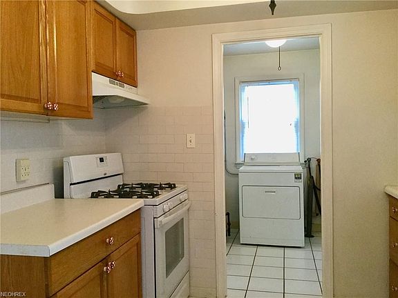 5th image of 1374 Eastwood Ave
