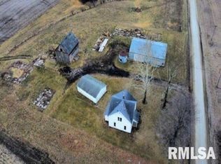 791 240th St, Viola, IL 61486
