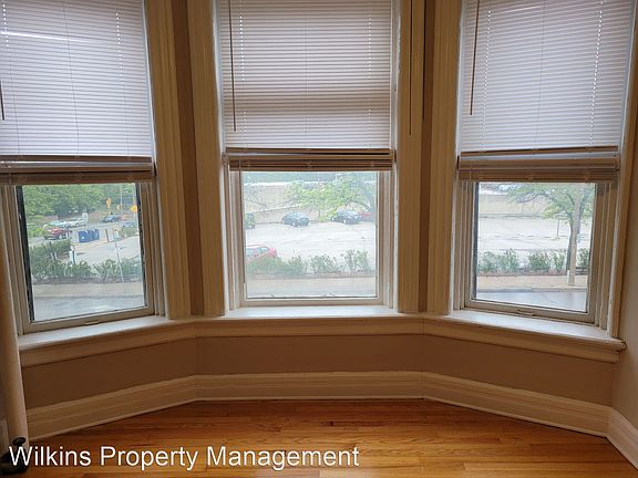 5th image of 1210 N Van Buren St APT 2