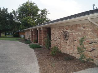 504 Green River Trl, Fort Worth, TX 76103