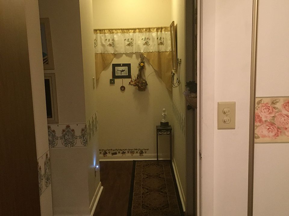 1st image of 3262 Hanover Dr