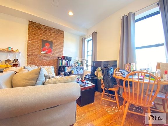5th image of 724 Franklin Ave #3A