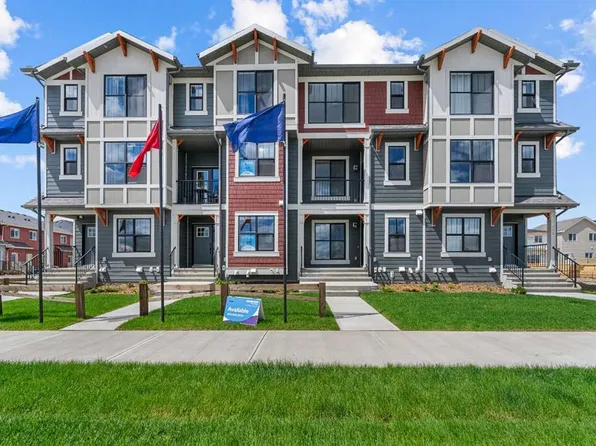 17 E Wild Rose Way SE, Calgary, AB T3M 4A2