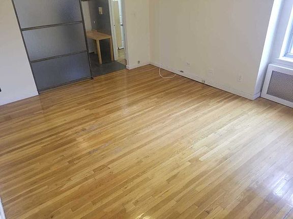 2nd image of 6435 Yellowstone Blvd APT 6C