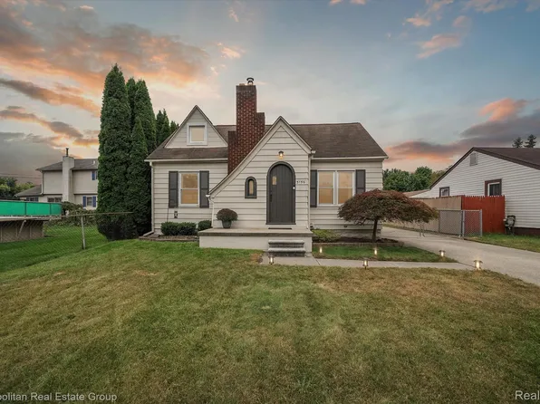 3156 Waukegan St, Auburn Hills, MI 48326