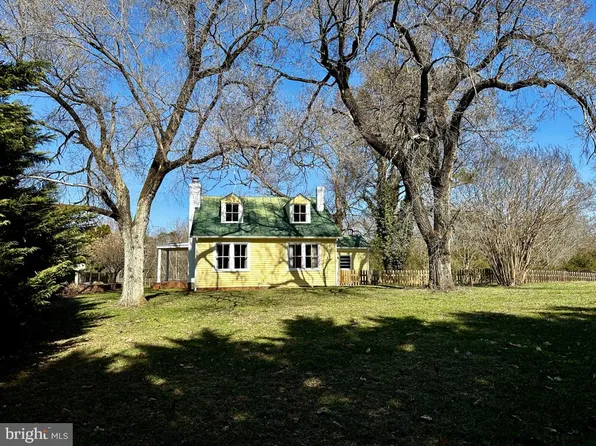 2331 Orange Rd, Pratts, VA 22731