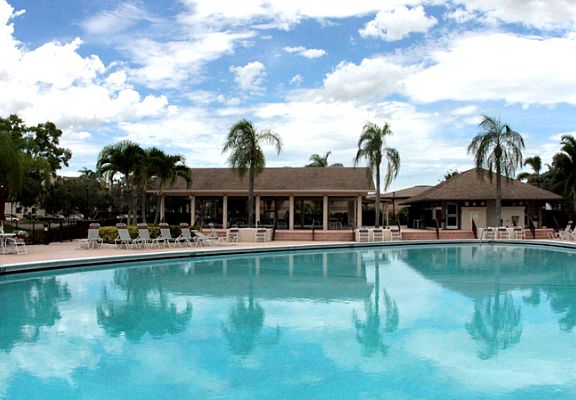 Pool, sauna, turco & pavilion area