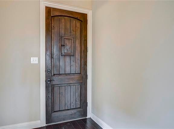 2nd image of 5525 Centeridge Ln