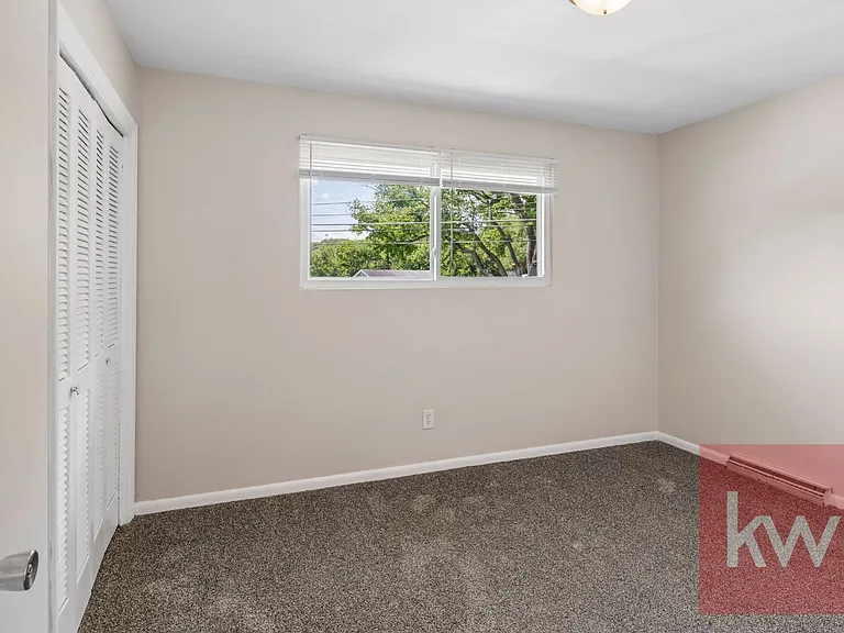 340 E Carters Valley Rd — Photo 18