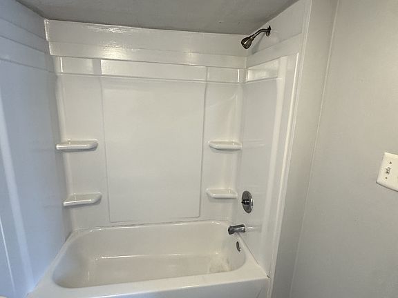 3rd image of 509 W Stephen St
