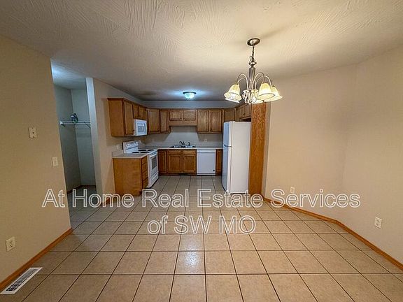2nd image of 917 N Madison Ave