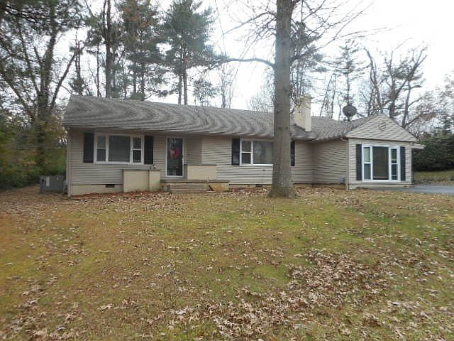 1st image of 650 Echo Ln