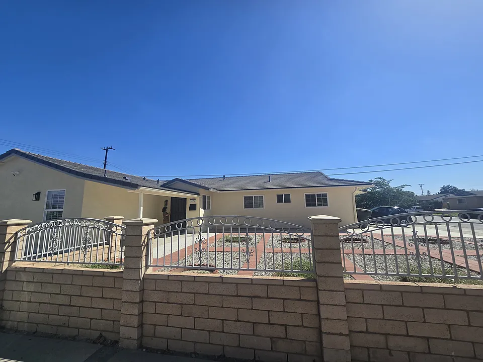 13742 Erin St