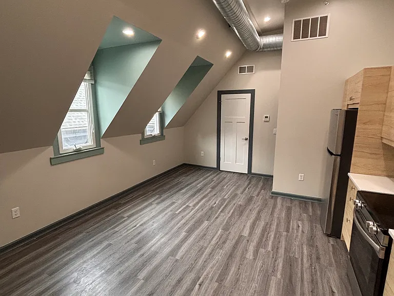 29 E Utica St #2C — Photo 17