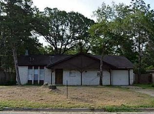 2304 Yosemite Dr, Bryan, TX 77803