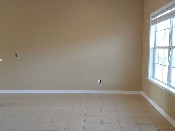 4th image of 75 N Courtyard Way