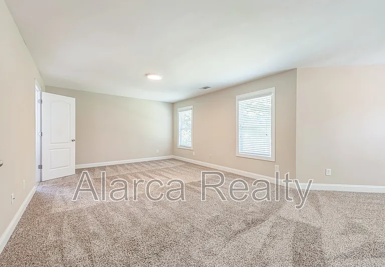 1020 Ridgehaven Rd — Photo 9