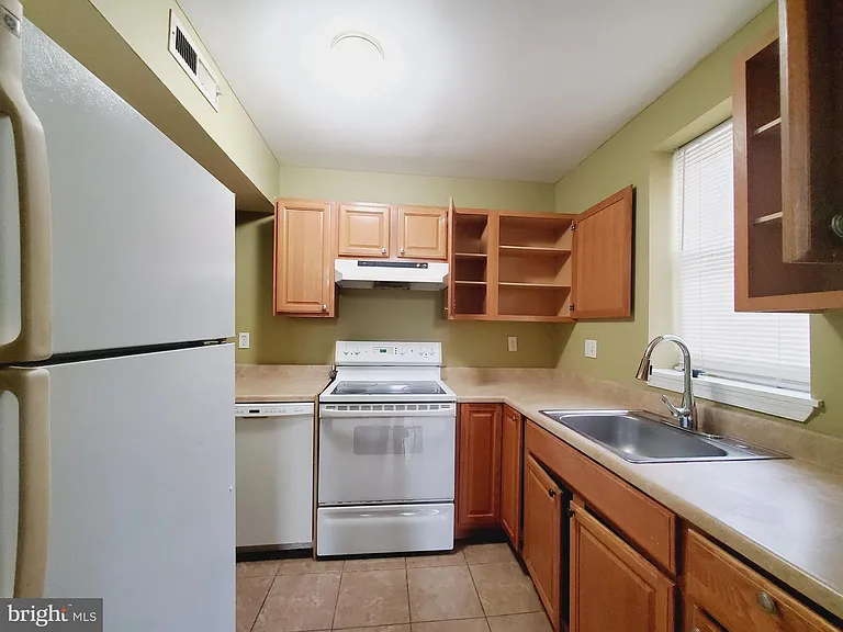 1131 N Gilmor St #2 — Photo 8