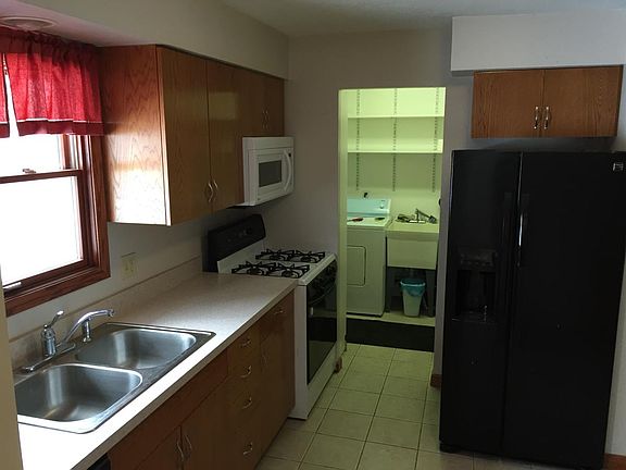 4th image of 7595 Holly Dr