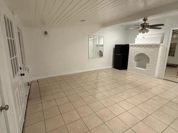 (undisclosed Address), North Hollywood, CA 91606