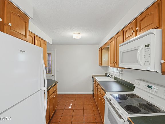 2nd image of 15 Tamarack Ave
