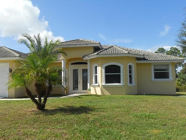 1st image of 4256 SW Savona Blvd