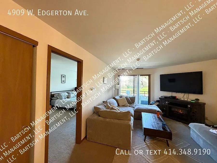 Building Photo - 4909 W Edgerton Ave