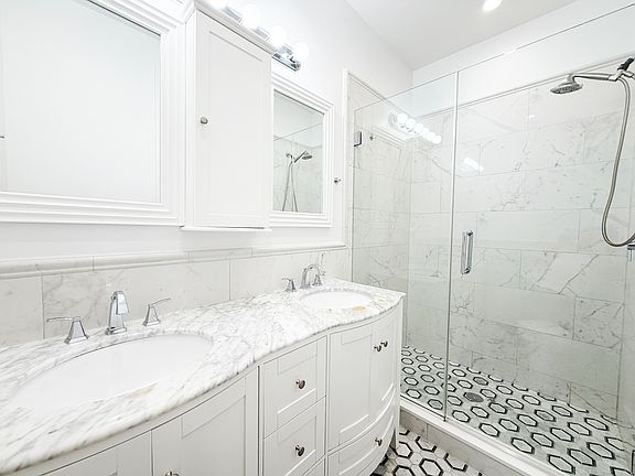 5th image of 333 Tompkins Ave #2