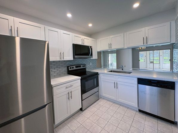 2604 Nassau Bnd APT F1